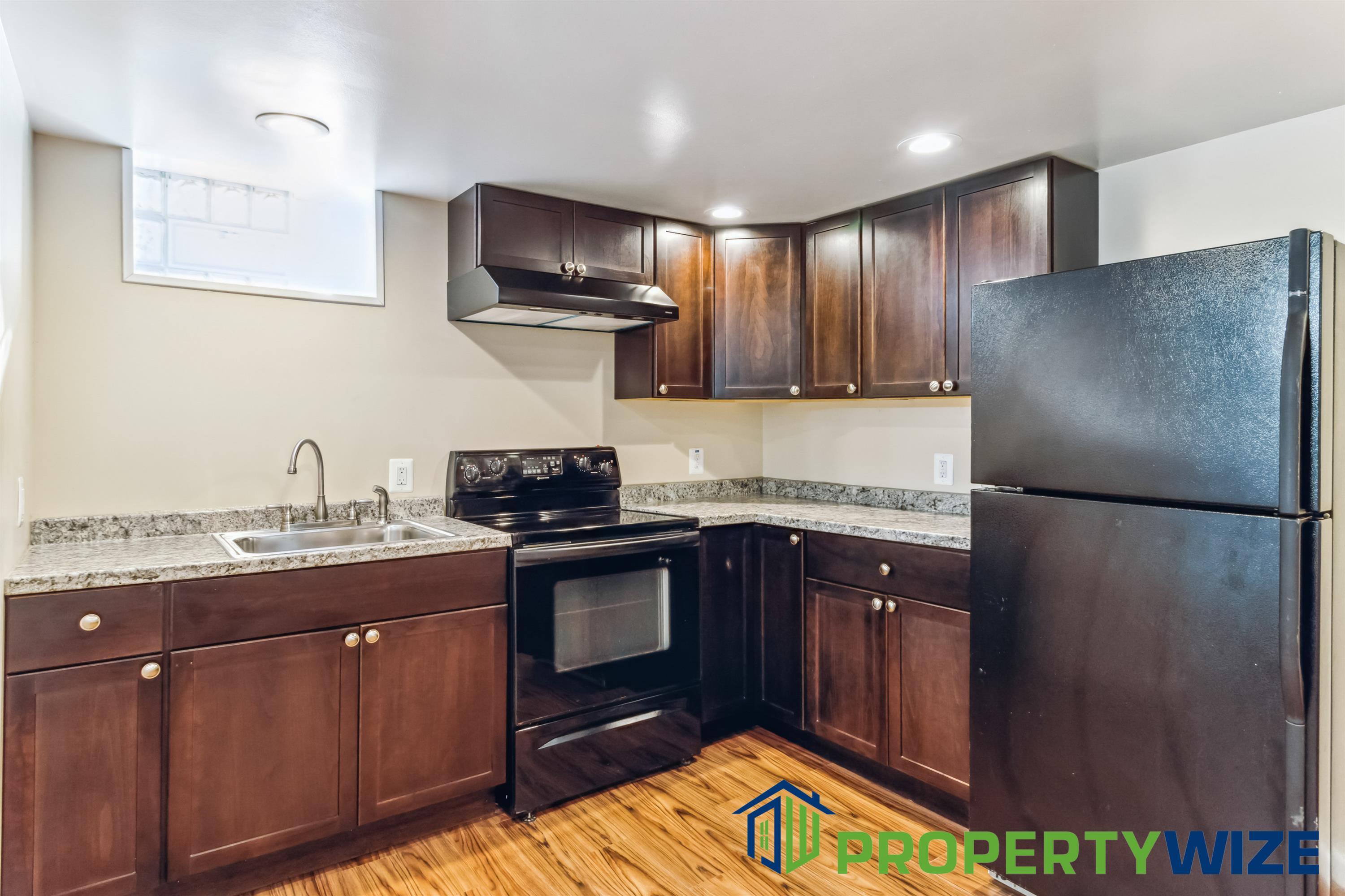 516 Beaumont Ave - B